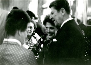 Image description is not available for 1977.080